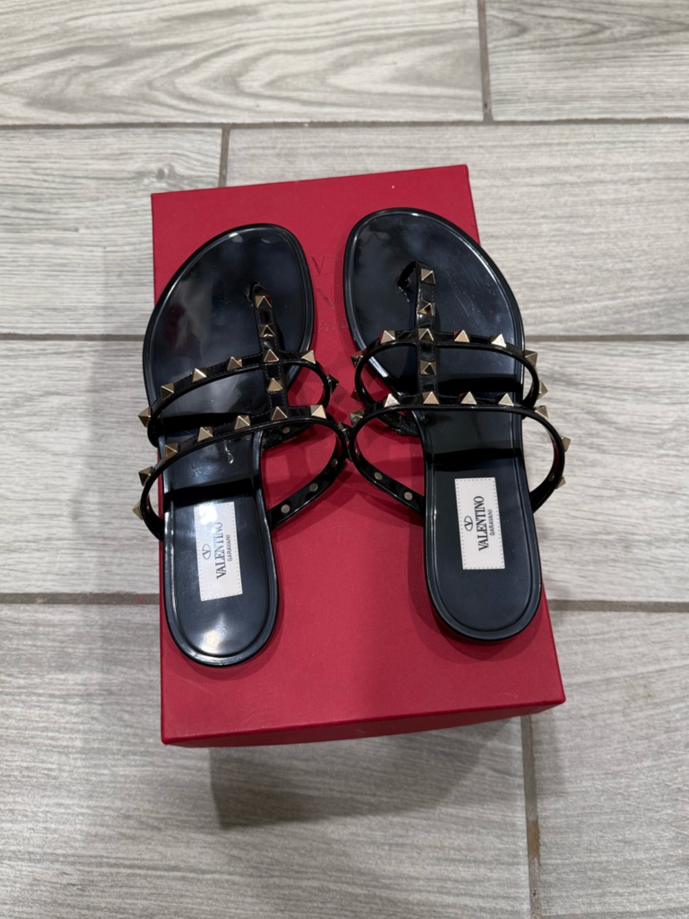 Valentino Garavani Rockstud Thong Sandals